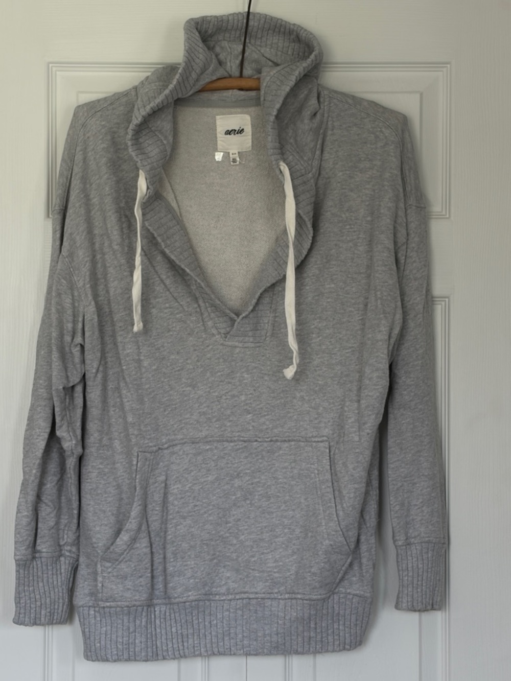 Aerie Women’s Light Gray V-Neck Hooded Pullover Sweater
